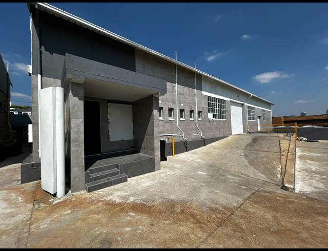 450M² WAREHOUSE TO LET IN WYNBERG